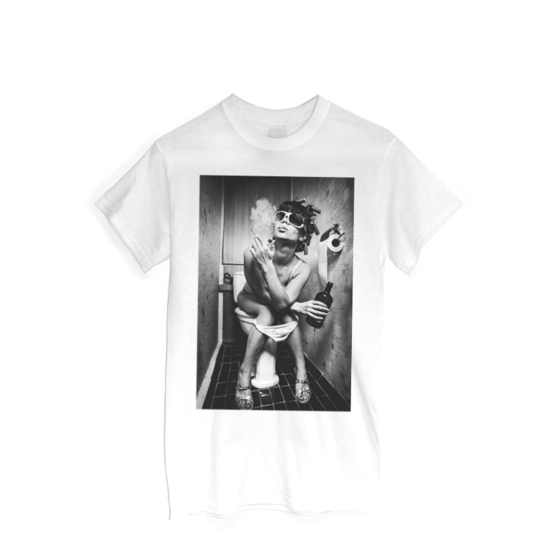 Girl Smoking on Toilet - T-shirt – ChilledWorld